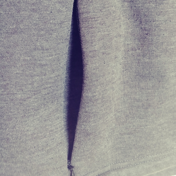 Sweater/Jacket - Picture 3 of 8